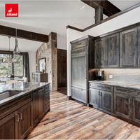 Armoires de cuisine sur mesure AllandCabinet, style industriel moderne, bois massif teinté foncé, mélamine, pour villa