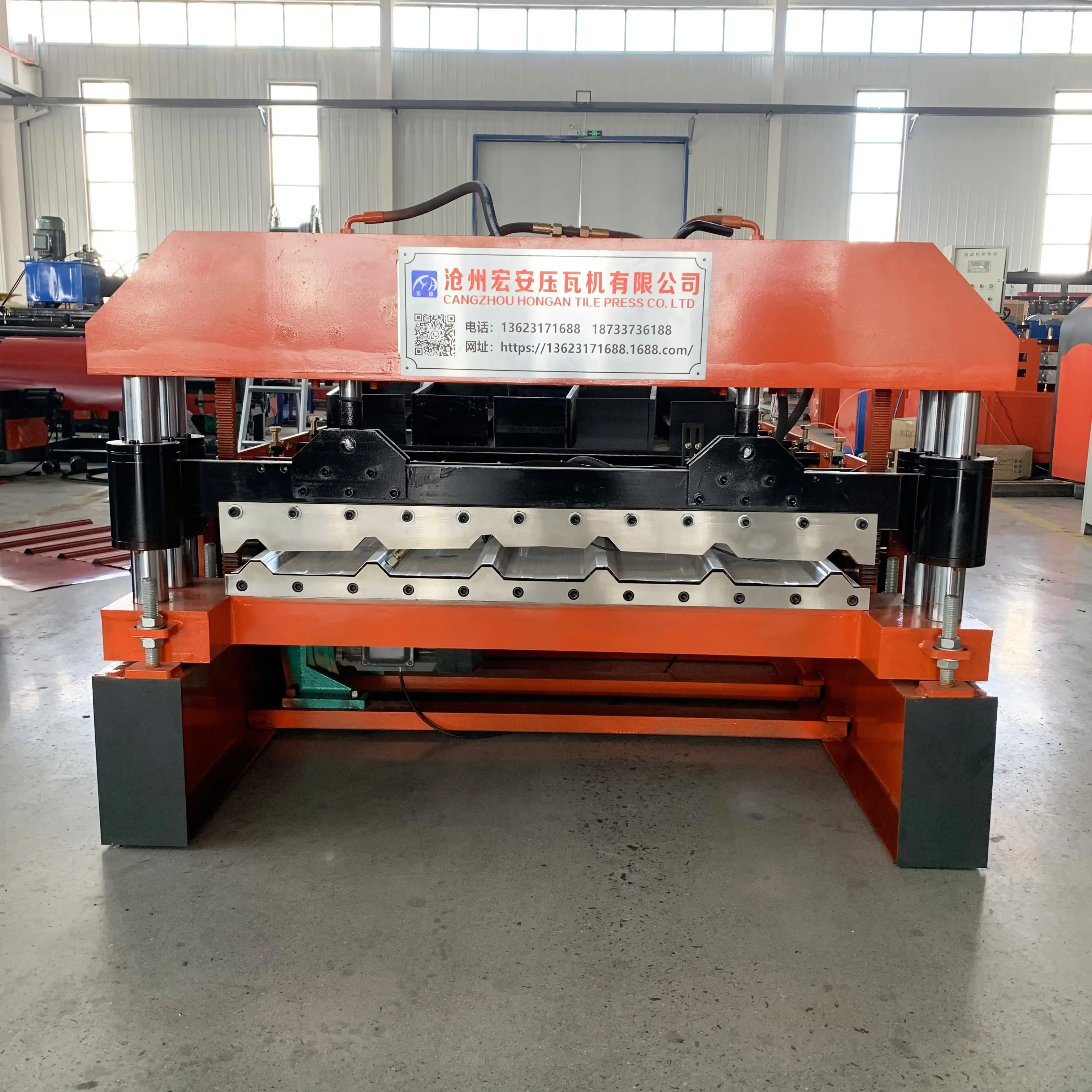 China high quality sheet trapezoidal tr6 roof sheet making equipment panel roll forming machine