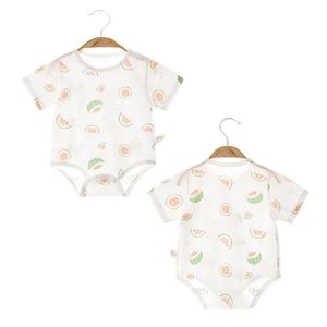 Vente en gros de barboteuses personnalisées pour bébés, vêtements d'été à manches courtes pour bébés, vêtements en coton imprimé naturel pour garçons et filles, vêtements pour bébés - Product Image 3