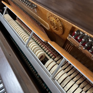 <span class=keywords><strong>Piano</strong></span> droit coréen original Young Chang U121NFI, table en épicéa massif, 88 touches, gravures rétro, idéal pour l'enseignement et les examens - Product Image 3