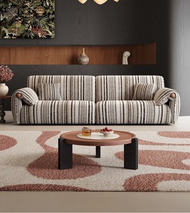 Canapé contemporain en tissu rayé, avec accoudoirs roulés, dossier rembourré et pieds en bois, pour salon - Product Image 2