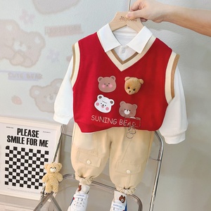 봄 가을 아기 남자아이 옷 세트 긴팔 흰색 셔츠 곰 조끼 바지 3종 세트 도매 아동복 - Product Image 1