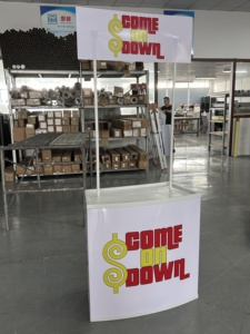 Vente en gros d'usine personnalisée <span class=keywords><strong>Table</strong></span> <span class=keywords><strong>de</strong></span> supermarché pliable, portable, écologique, étanche, personnalisée et promotionnelle - Product Image 3