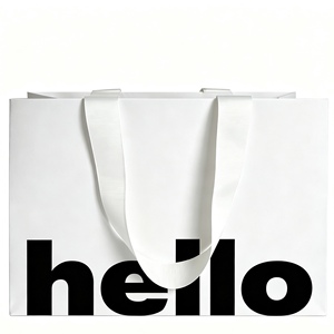 Bolsa de Papel de Lujo Personalizada, Minimalista, Color Rojo Vino, Negra, para Perfumes, Joyería, Recuerdos - Product Image 6