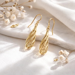 Pendientes Colgantes de Lágrima con Filigrana Dorada Estética, Novedad, Pendientes Finos Vintage para Mujer, Venta al por Mayor a Granel - Product Image 3
