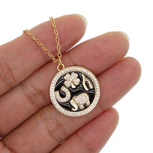 Promoción chapado en oro negro esmalte amuletos de la suerte moneda colgante collar para mujer Bling CZ pavimentado elefante U Y trébol joyería - Product Image 2