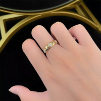 Bague de luxe léger avec serti en losange Starlight, or fluide Prestige, diamant de laboratoire jaune 18K taille brillant 0,188 ct et pierres latérales