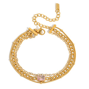 Pulsera de cadena de tres capas en tono dorado para mujer con dije de luna y estrella e incrustaciones de circonita, ideal para regalo. - Product Image 5