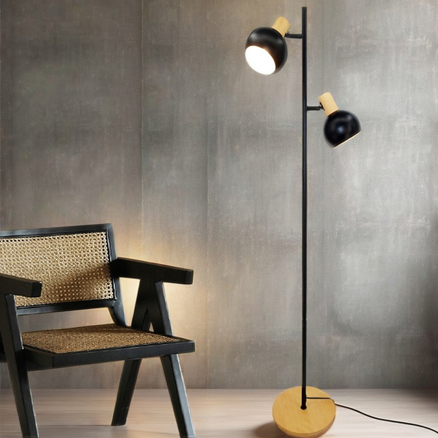 Modern Simple Standing Lamp Black Standing Metal Industrial Floor Lamp Art Design Floor Lamp for Living Room Bedroom