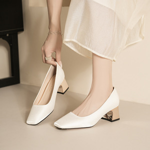 Escarpins à bout carré et talon bloc 5688D en cuir verni, talon moyen, style coréen, chaussures de bureau confortables - Product Image 2