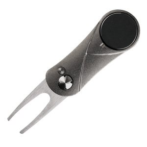 Herramienta de Reparación de Golf Plegable de Alta Calidad, Fabricada en Aluminio y Acero Inoxidable - Product Image 2