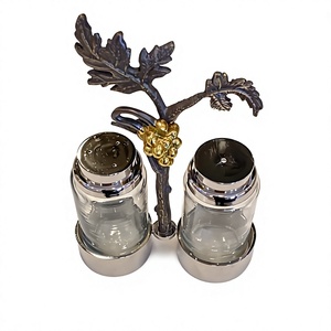 Juego de Salero y Pimentero de Metal de Lujo, Dispensador de Condimentos Decorativo para Mesa, para Cocina Moderna, Comedor y Restaurante - Product Image 1