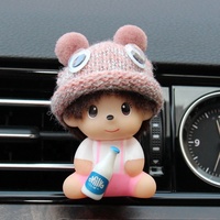Décoration de voiture Poupée Ornement de poupée Couple mignon Ornement d'évent de voiture Mini Cartoon Cake Milk Girls Car Scent