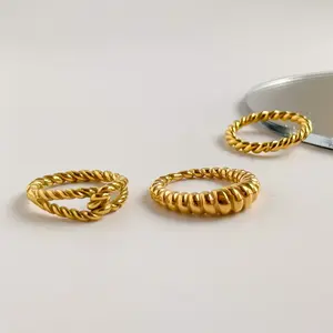 Đồ trang sức thời trang 18K mạ vàng Twist Rope nhẫn trang sức phụ nữ thép không gỉ Croissant Knot Xoắn Finger Ring đối với phụ nữ