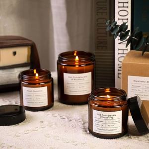 Großhandel Luxus Aromatherapie Sojawachskerzen Handgefertigtes Geschenkset mit Individuellem Jasminduft im Glasbehälter für Weihnachten - Product Image 1