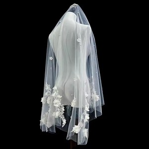 2024 hermosos velos de novia de 2 <span class=keywords><strong>neumáticos</strong></span>, encaje de marfil blanco, apliques florales 3D con cuentas, <span class=keywords><strong>velo</strong></span> de novia corto de perlas de 90CM para boda - Product Image 4