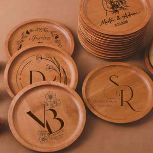 Posavasos de Madera Personalizados con Grabado de Nombre, Posavasos de Bambú para Bebidas, Regalo para Bodas y Inauguraciones de Casas - Product Image 1