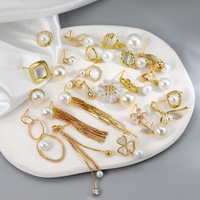 Vente chaude bricolage accessoires faits à la main en laiton plaqué or micro-zircon boucles d'oreilles avec perles de coquille en gros
