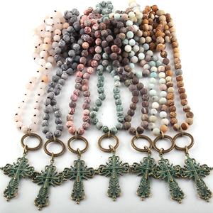 Collana di gioielli tribali della boemia delle donne collana di pietra naturale opaca di modo collana con pendente a croce a cerchio - Product Image 1