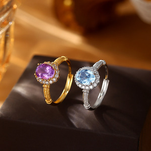 แหวนปรับขนาดได้ทรงรีขนาด 6*8 มม. ประดับด้วยพลอยการ์เนตขัดเงา พร้อมพลอยธรรมชาติ เงินแท้ 925 ชุบทอง สำหรับผู้หญิง - Product Image 2