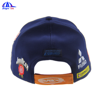 Casquette de baseball de course automobile bleue personnalisée avec broderie multi-logos, casquette de sport structurée à 6 panneaux avec visière incurvée pour hommes
