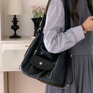 Mochila de Cuero Suave Blanca con Bolsillo con Cremallera y Correa Desmontable para Uso Diario Primavera 2025 - Product Image 3