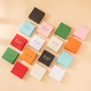 Boîtes magnétiques en papier gaufré multicolores GLAMPKG, emballage pour bijoux, boîtes cadeaux pliables pour bijoux - Product Image 5