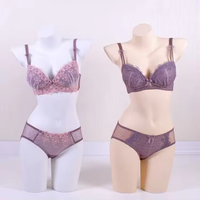 Mannequin de vitrine pour vêtements féminins avec ensemble de mannequins en plastique pour sous-vêtements, pantalon de bikini non tissé avec logo sur la taille, torse de vêtement