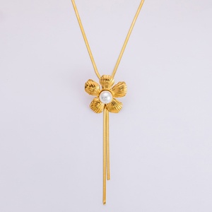 Collier personnalisé haut de gamme de style bohème en acier inoxydable avec pendentif en forme de papillon, fleur, perle, cœur, collier tendance - Product Image 5