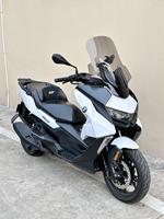 KZG Vente en gros de motos d'occasion, modèles C400gt Cruiser Travel X300 Scooter, moteur bicylindre 400cc, vitesse 199 km/h