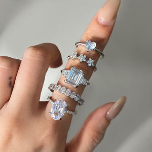 แหวนทองชุบประดับเพชร CZ รูปหัวใจสำหรับผู้หญิง  งานฝังเพชรเต็มวง  ไม่ก่อให้เกิดอาการแพ้  เหมาะสำหรับงานหมั้นและงานแต่งงาน - Product Image 1