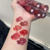 Gloss à lèvres mat velouté, couleur naturelle douce, éclaircissant et rehausseur de couleur, rouge à lèvres vibrant pour femme avec motif filigrane