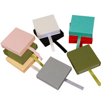 Boîte en carton blanc en stock, boîte de présentation flottante, boîte à bijoux minimaliste à tiroir coulissant, boîte de rangement pour colliers et bagues