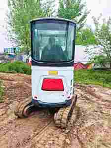Mini-excavatrice CAT E20 d'occasion en bon état, 2 tonnes, excavatrice hydraulique sur chenilles avec accessoire tarière, chenilles en caoutchouc - Product Image 4