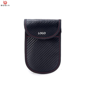 Étui de protection <span class=keywords><strong>RFID</strong></span> <span class=keywords><strong>pour</strong></span> clé de <span class=keywords><strong>voiture</strong></span>, bloqueur de signal en cuir PU fibre de carbone, pochette porte-clés avec anneau - Product Image 1