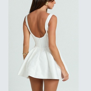 Vestido Mini Tejido Elegante Personalizable con Cuello en V, Espalda Descubierta, Ajuste Regular, Casual, para Mujer, con Aberturas y Cintura Natural, Ideal para Verano - Product Image 2