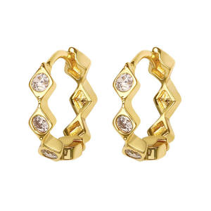 Aretes de Aro de Latón con Baño de Oro de 18K y Circonita Cúbica para Mujer, Regalo para Fiesta o Boda - Product Image 1