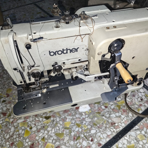 ร้านบราเธอร์จอร์แดน จำหน่ายจักรเย็บผ้ารุ่นใหม่ 818 ผลิตในญี่ปุ่น แบบเย็บรังดุมตรง ความเร็ว 3000 ครั้ง/นาที รองรับผ้าหนา 10 มม. - Product Image 1