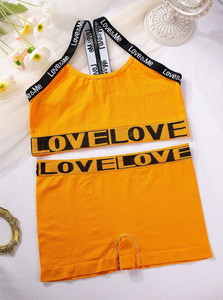 Sujetador deportivo sin aros para mujer, sin costuras, copa completa, diseño con letras impresas, tirantes no convertibles, cierre frontal, transferencia térmica - Product Image 6
