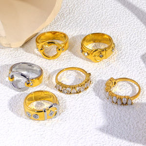 주스노바 여성용 투톤 18k PVD 골드 실버 도금 스테인리스 스틸 오픈형 조절 가능 인더스트리얼 스타일 스태커블 링 - Product Image 3