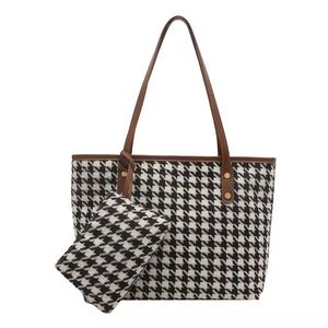 Bolso de hombro tipo tote para mujer, con cremallera, de gran capacidad, para primavera y verano, nuevo, elegante, estilo urbano, sencillo, para uso diario - Product Image 4