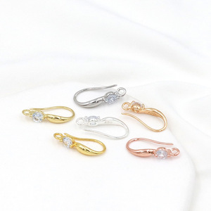 Ganchos para orejas en forma de U chapados en oro de 18 quilates, cobre con circonita de 4 mm para la fabricación de pendientes A02 - Product Image 3