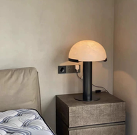 Lampe de table LED moderne de luxe en métal et verre pour salle de lecture, chambre à coucher, chevet – Haut de gamme, 220V, alimentée par batterie, lumière chaude 3000K