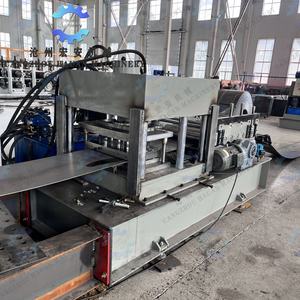 Ligne de production de formage continu à grande vitesse pour garde-corps, avec cisaille volante hydraulique à alimentation servo contrôlée par PLC automatique - Product Image 4