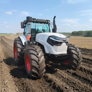 Tracteur agricole 4x4 de 260 CV, robuste et à haute productivité - Product Image 1