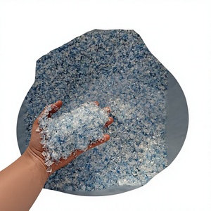 Flocons RPET lavés à chaud (Transparent/Bleu clair) Qualité moulage par soufflage Ignifuge HB pour la fabrication industrielle - Product Image 1
