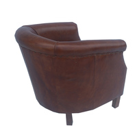 Fauteuil en cuir vintage brun vieilli de style américain pour projet hôtelier