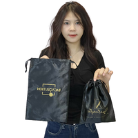 Sac en satin de soie rose brodé avec logo personnalisé Pochette cadeau en soie Sacs en soie pour bijoux