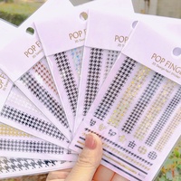 Qianya 3D plastique noir blanc Plaid ongle autocollant femmes velours pied de poule Style Nail Art autocollants bricolage bande ongles décalcomanies facile