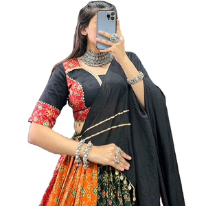 Dola Traditional Navratri Collection Soie Pur Coton Feuille Imprimé et Paillettes Dentelle Toucher Tradition Colorée - Product Image 1
